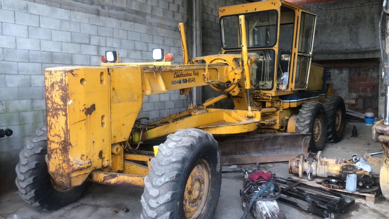 Excavadora sobre orugas Caterpillar 320C de Caminos Paitz